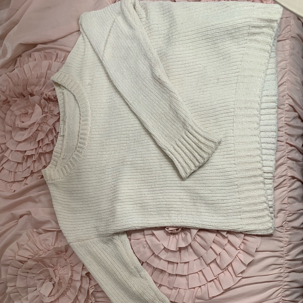 White knit sweater